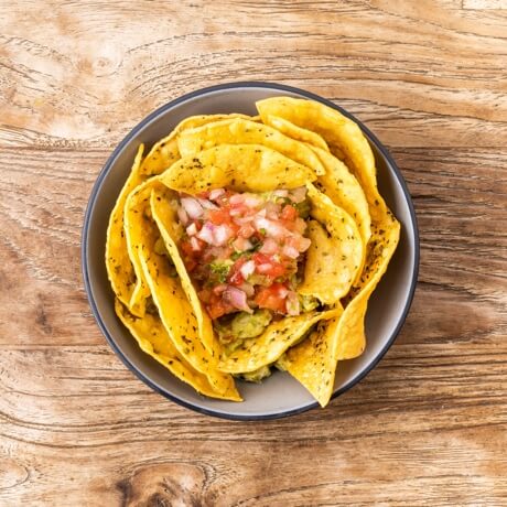 Guacamole con nachos de elaboración propia